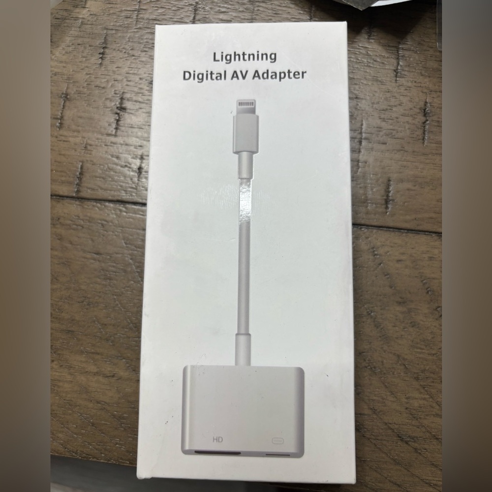Lightning AV Adapter in Classic White